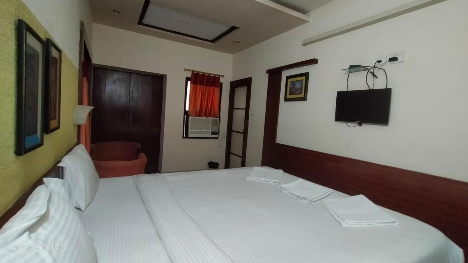 Gajapati ! Near Sea-beach-sea-view-room-and-temple-fully-air-conditioned-hotel With Garden-and-parking-facility Hotel Puri