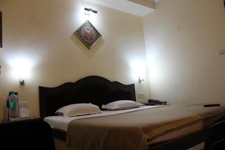 Hotel Gajapati ! Near Sea-beach-sea-view-room-and-temple-fully-air-conditioned-hotel With Garden-and-parking-facility